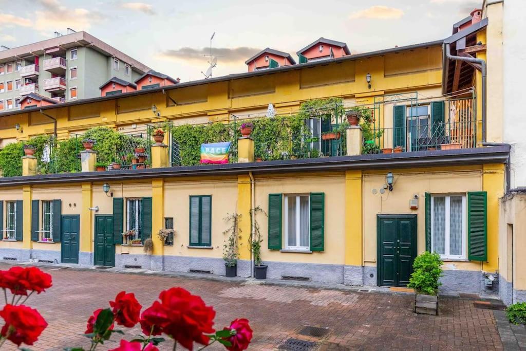 Relax Stay In A Typical Milan Courtyard - Navigli Экстерьер фото